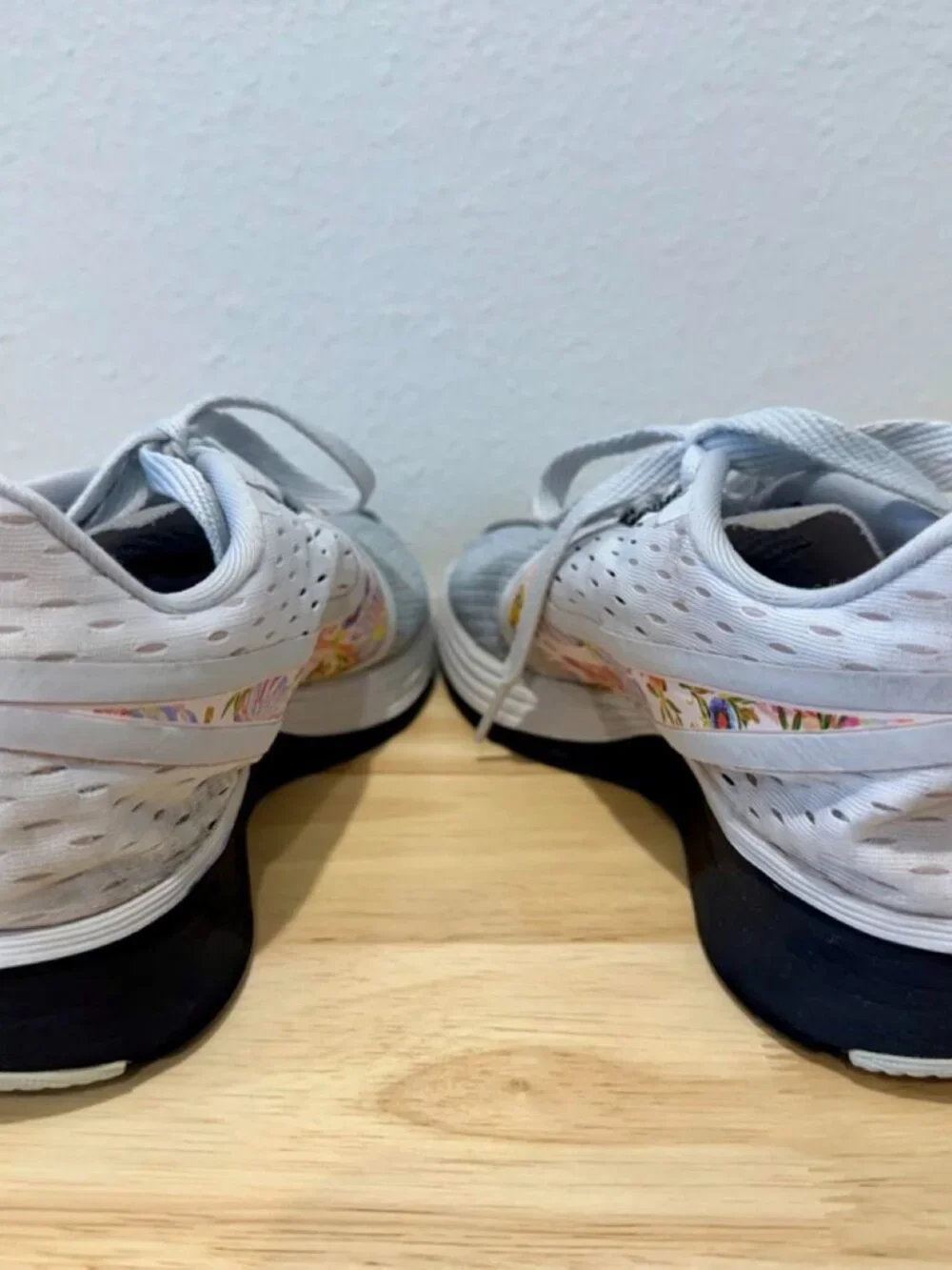 Nike Zoom Strike Floral Swoosh Women's 7.5